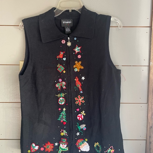 STUDIO JOY CHRISTMAS VEST - Picture 1 of 5